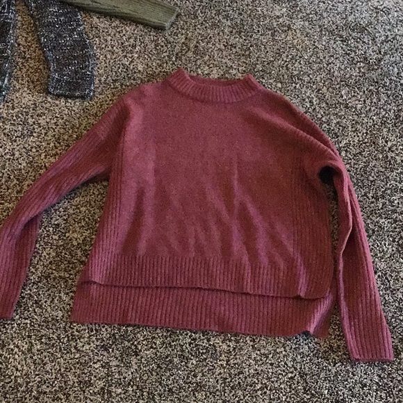 Sweaters - Picture 5 of 8